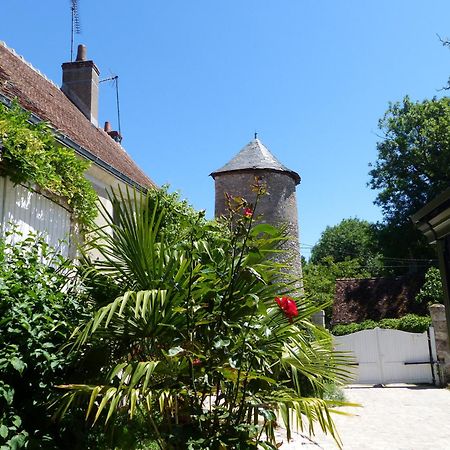 Gite De La Tour De Loire - 65 M2 Au Pied D'Une Tour De Gue Du 17Eme Siecle Mer エクステリア 写真