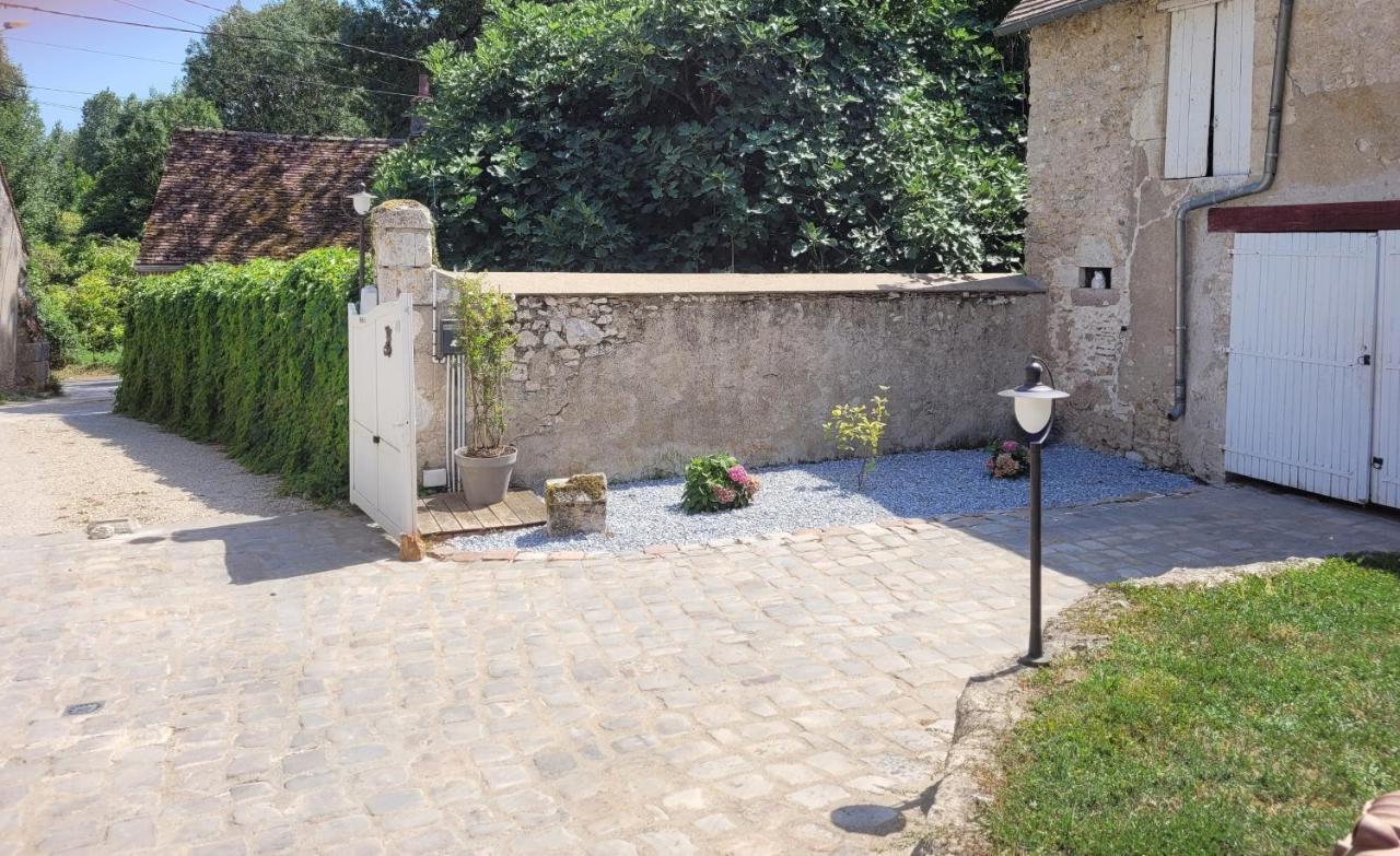 Gite De La Tour De Loire - 65 M2 Au Pied D'Une Tour De Gue Du 17Eme Siecle Mer エクステリア 写真
