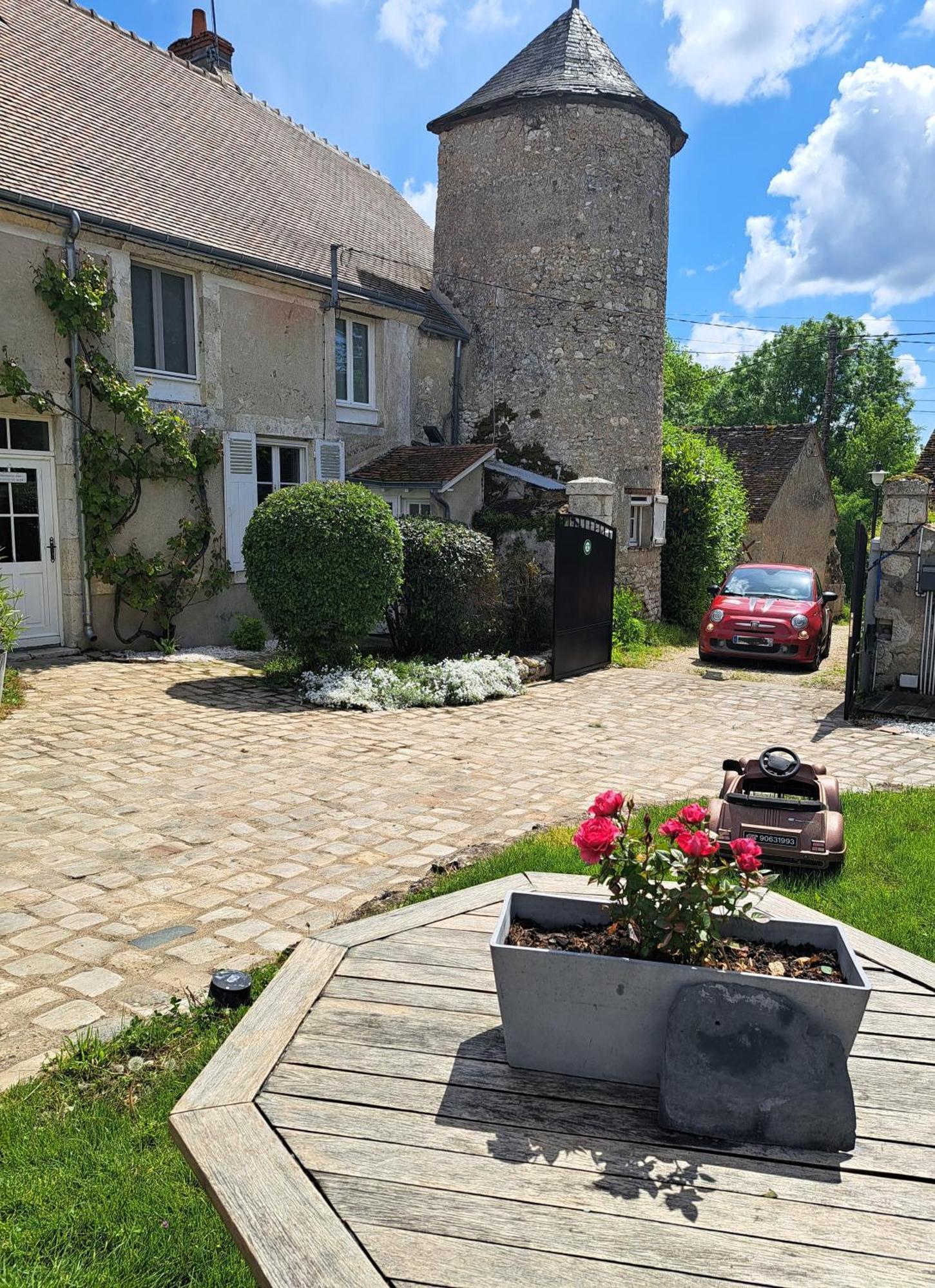 Gite De La Tour De Loire - 65 M2 Au Pied D'Une Tour De Gue Du 17Eme Siecle Mer エクステリア 写真