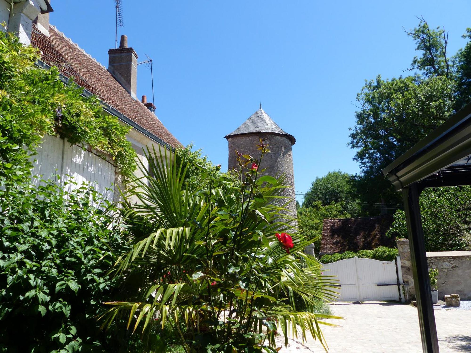 Gite De La Tour De Loire - 65 M2 Au Pied D'Une Tour De Gue Du 17Eme Siecle Mer エクステリア 写真