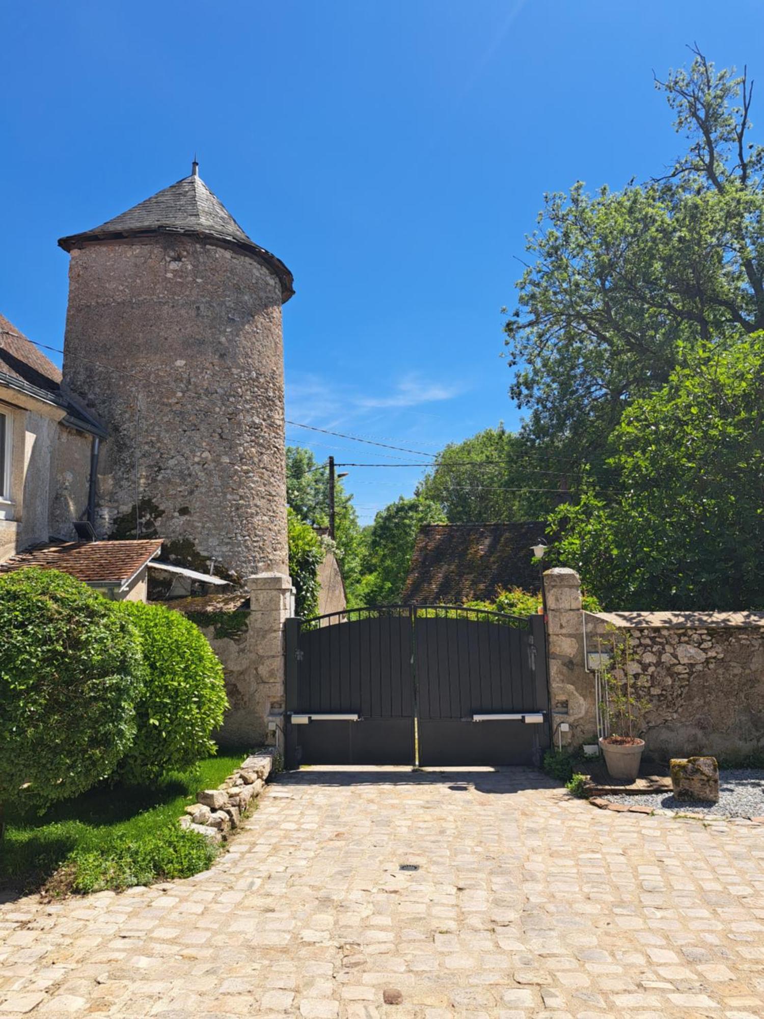 Gite De La Tour De Loire - 65 M2 Au Pied D'Une Tour De Gue Du 17Eme Siecle Mer エクステリア 写真