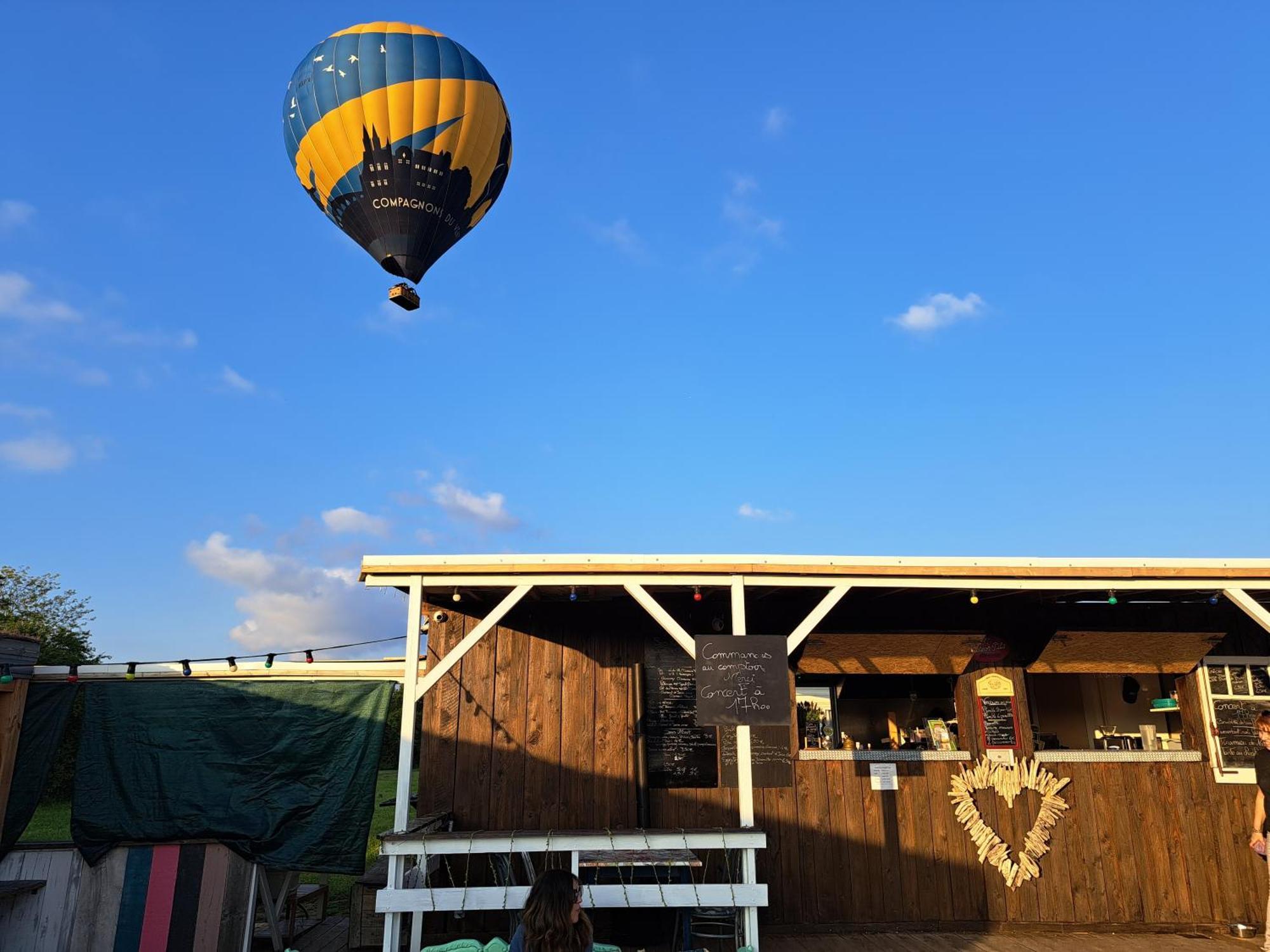 Gite De La Tour De Loire - 65 M2 Au Pied D'Une Tour De Gue Du 17Eme Siecle Mer エクステリア 写真